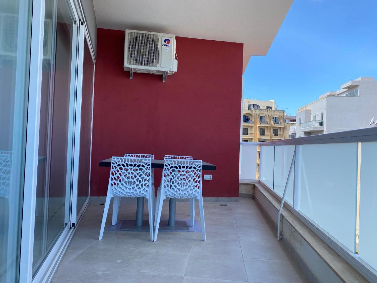 Bugibba Sunrise View Modern Apartment セント・ポールズ・ベイ エクステリア 写真